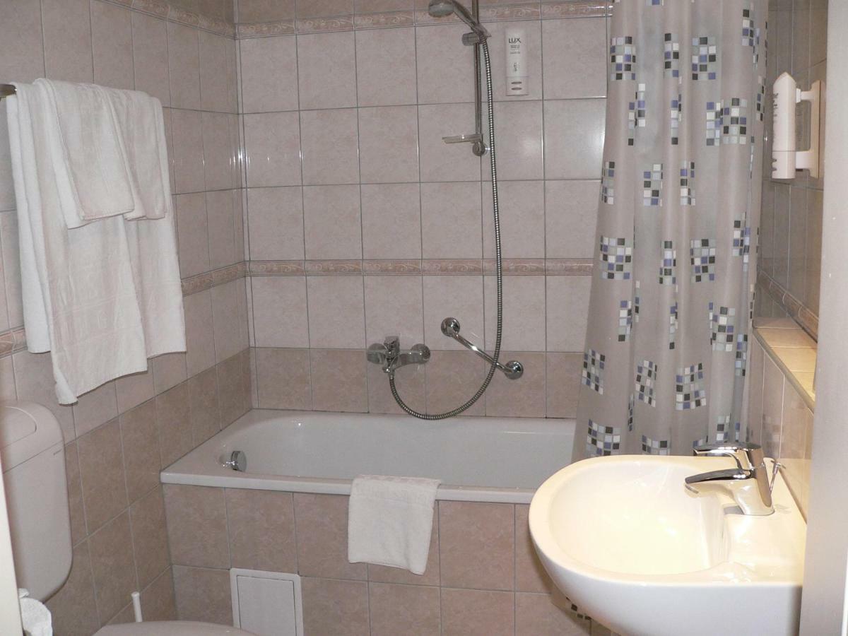 Hunguest Grandhotel Galya Galyatető Exteriör bild